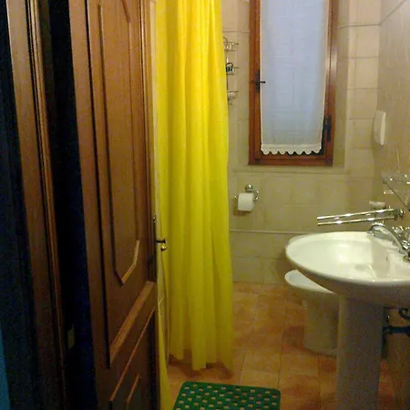 Szálloda Paradiso 2*